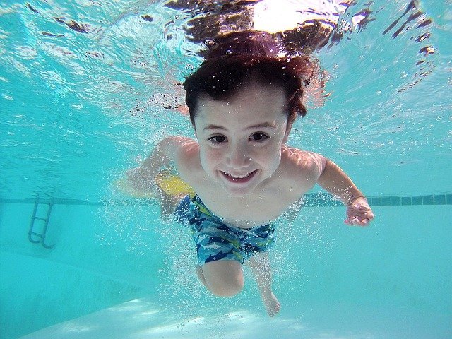 consejos-seguridad-ninos-piscina