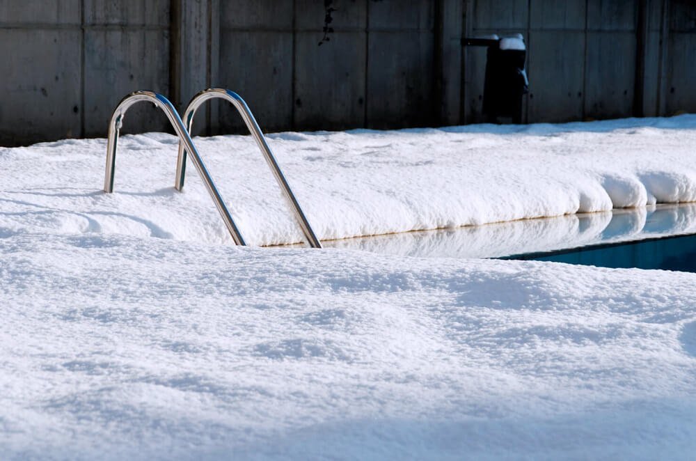 Mantenimiento de piscina para la temporada otoño-invierno - Uranor